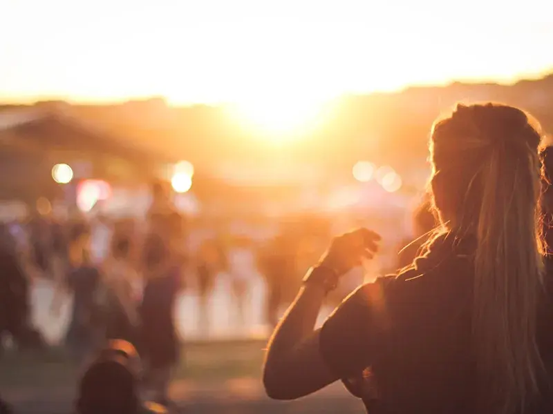 How to Find Solo Travelers at Music Festivals