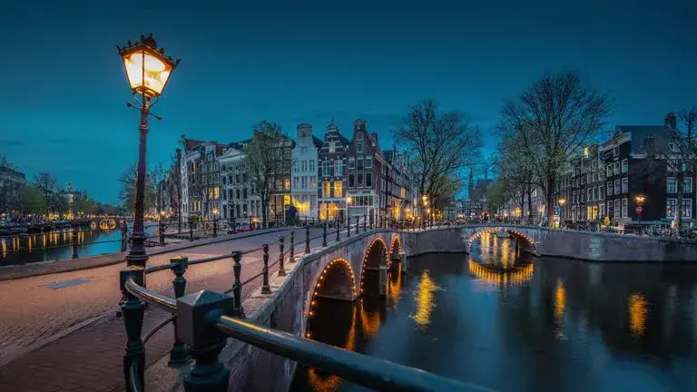 Is Amsterdam Safe for Solo Female Travellers: Nighttime Safety